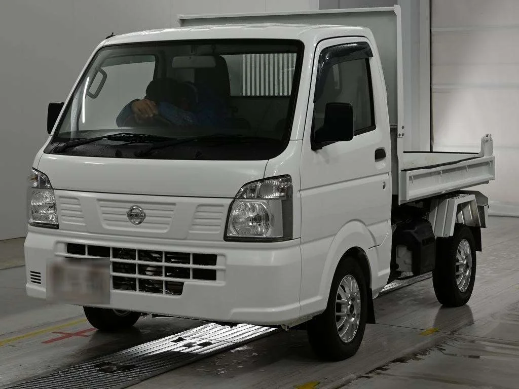 Nissan NT100 Clipper DR16T 2022